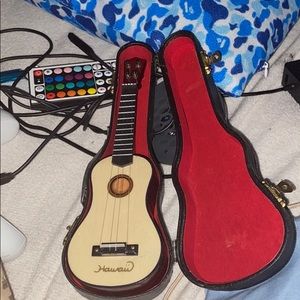 Antique Hawaiian mini ukelele music box